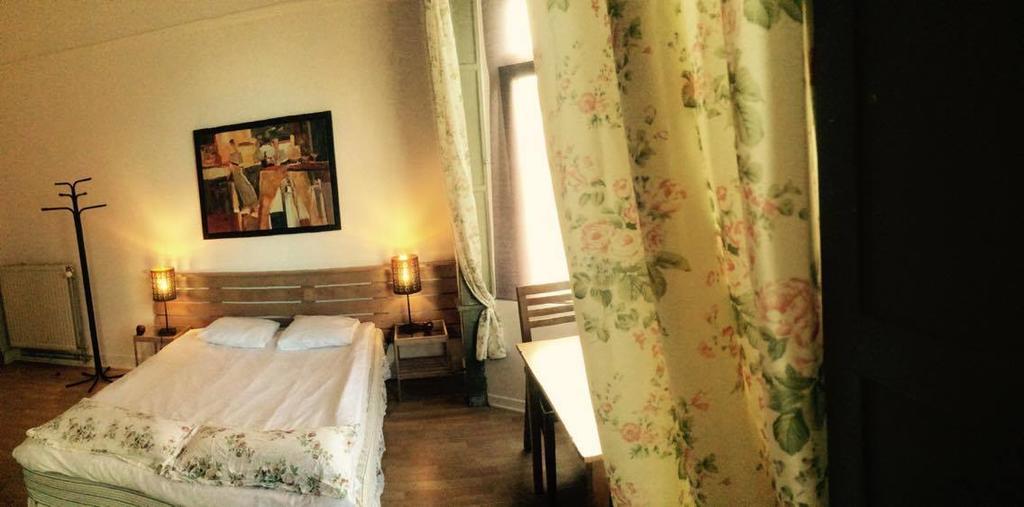 Appart-Hotel Maison De La Lune - Petite Auberge D'Etterbeek Экстерьер фото